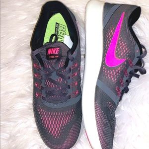 Comfortable Grey and Pink Nike Running Sneakers